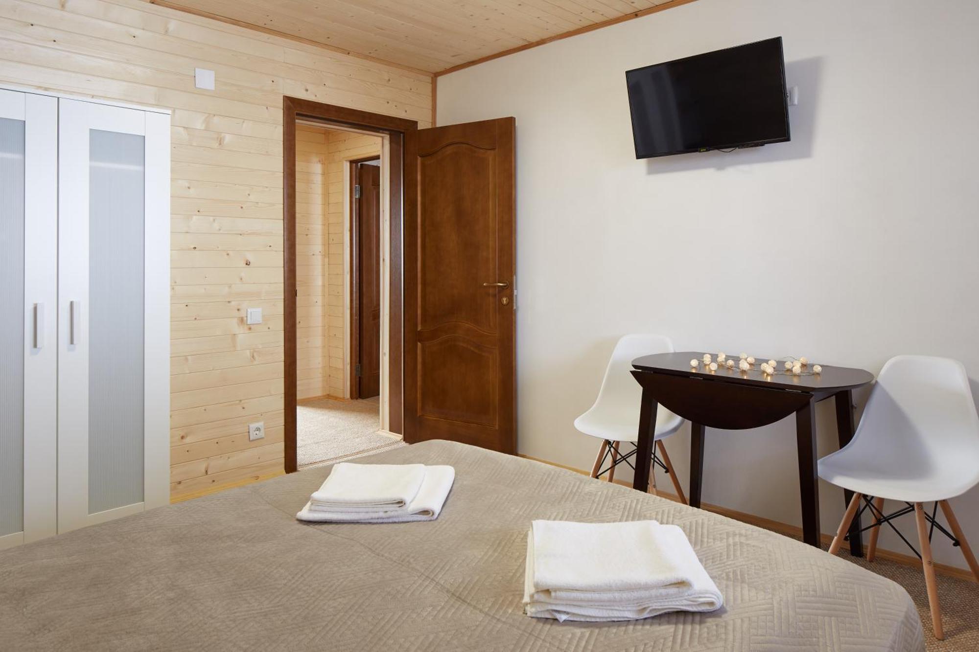 Guest house Woodvel House *